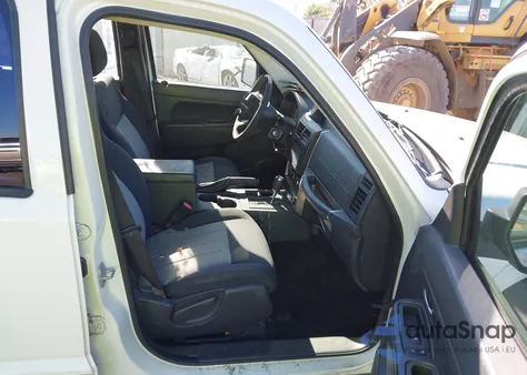 2010 Jeep Liberty Sport from USA, damaged, VIN 1J4PP2GK3AW156314